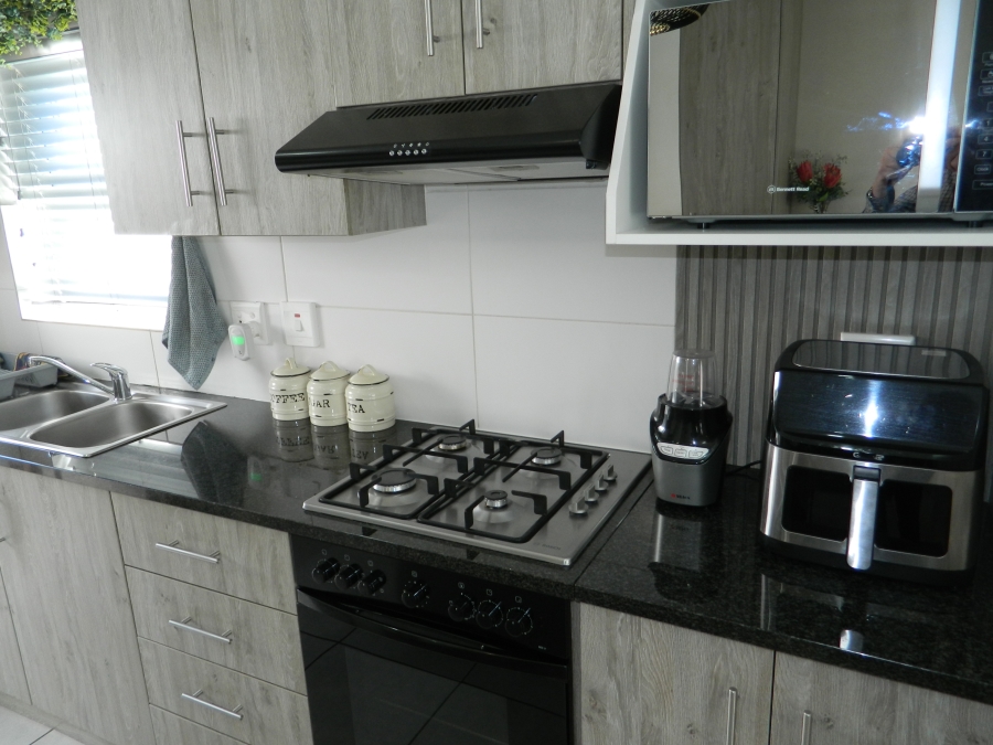 2 Bedroom Property for Sale in Bergenzicht Estate Western Cape